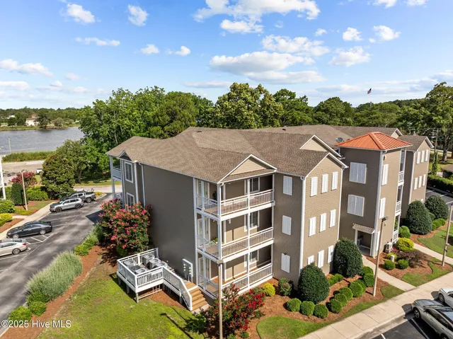 $399,000 | 300 Midyette Street, Unit B5, Oriental, NC 28571