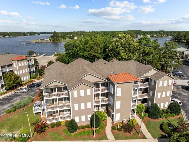 $399,000 | 300 Midyette Street, Unit B5, Oriental, NC 28571