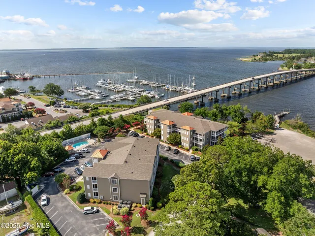 $399,000 | 300 Midyette Street, Unit B5, Oriental, NC 28571