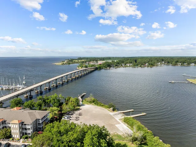 $399,000 | 300 Midyette Street, Unit B5, Oriental, NC 28571