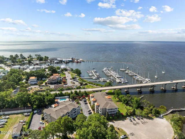 $399,000 | 300 Midyette Street, Unit B5, Oriental, NC 28571