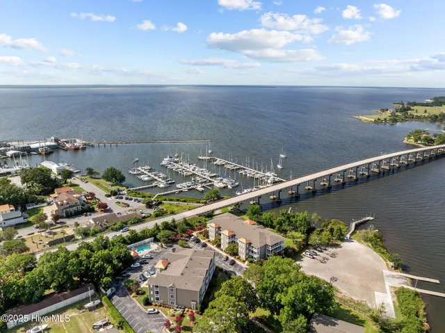 $399,000 | 300 Midyette Street, Unit B5, Oriental, NC 28571