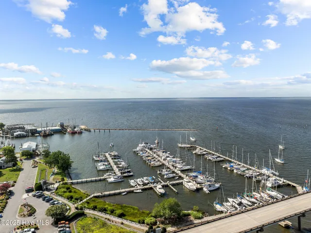 $399,000 | 300 Midyette Street, Unit B5, Oriental, NC 28571