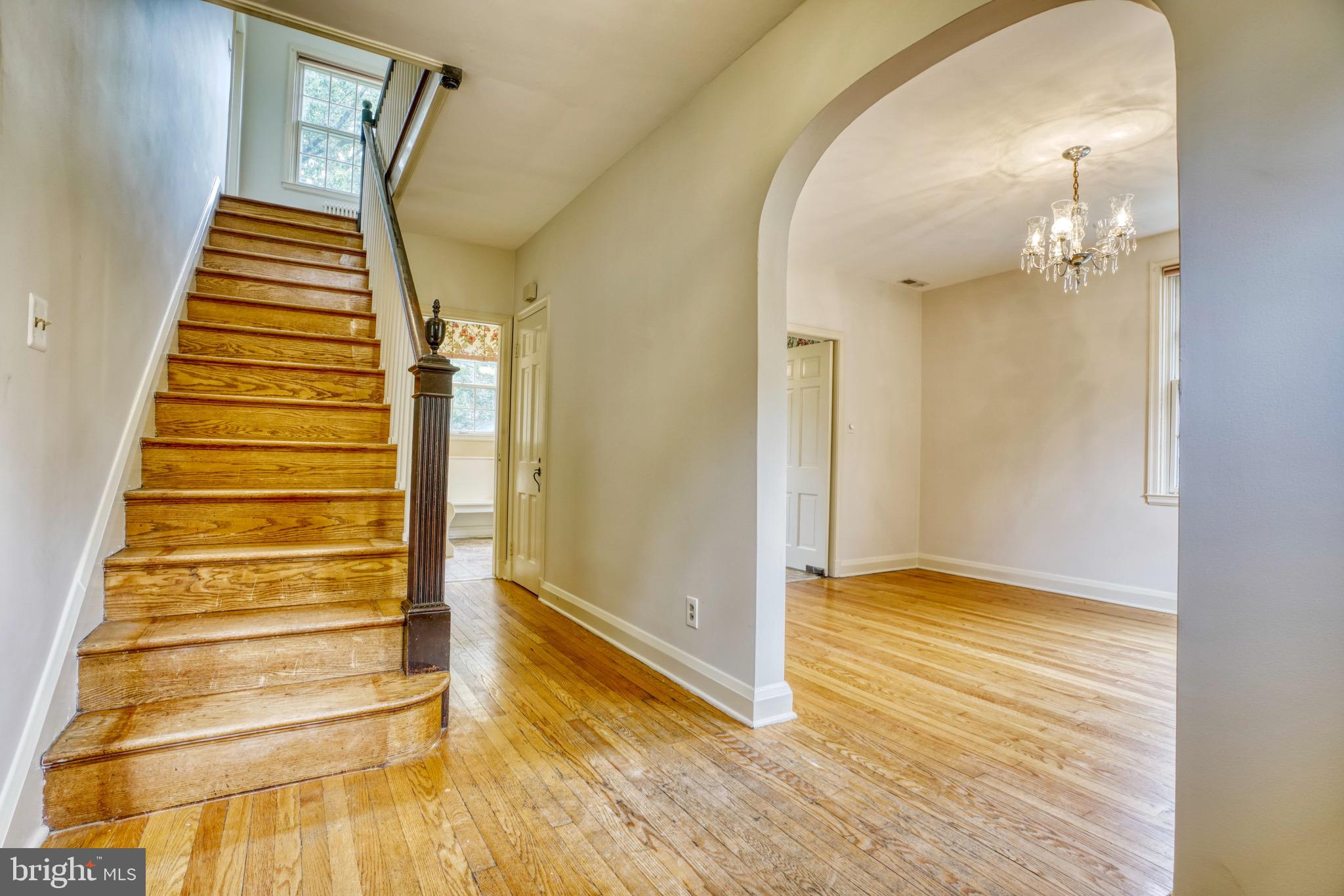 6902 Wardman Road Baltimore, MD 21212 - Photo 14 of 53 Center hallway view to dining room.