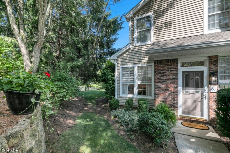 37 High Pond Lane Bedminster, NJ 07921 - Photo 3 of 36