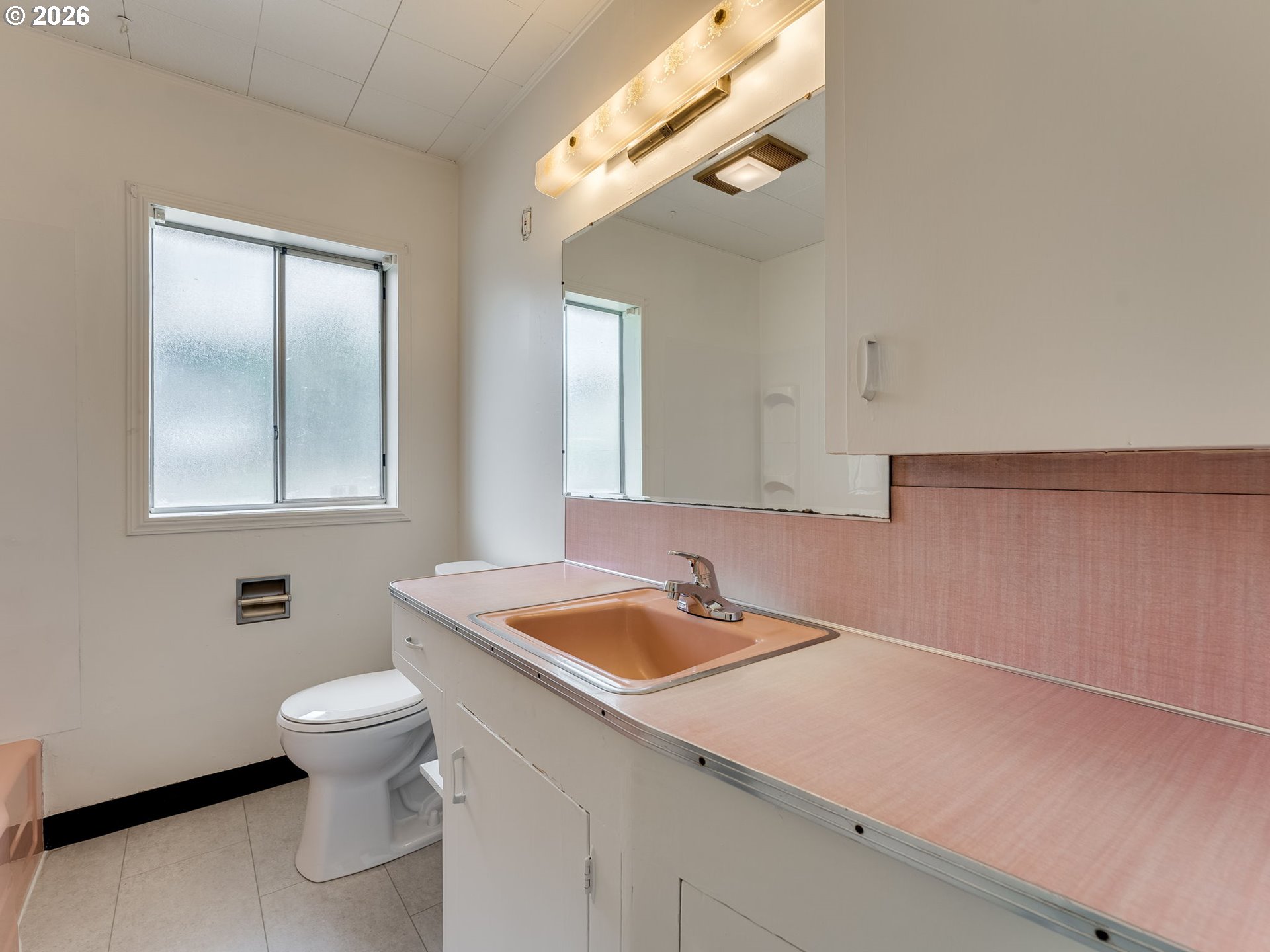 135 Northwest 15th Avenue Camas, WA 98607 - Photo 20 of 42 Bathroom