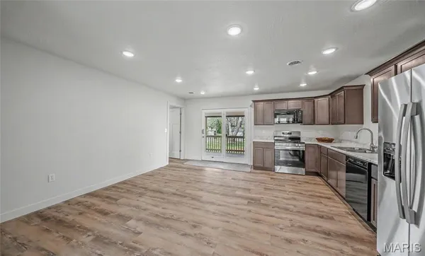 $275,000 | 343 Winter Drive, St. James, MO 65559
