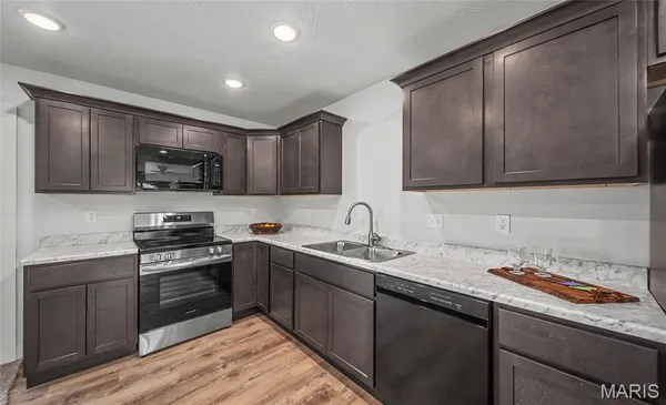$275,000 | 343 Winter Drive, St. James, MO 65559