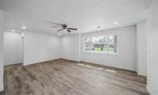 $275,000 | 343 Winter Drive, St. James, MO 65559