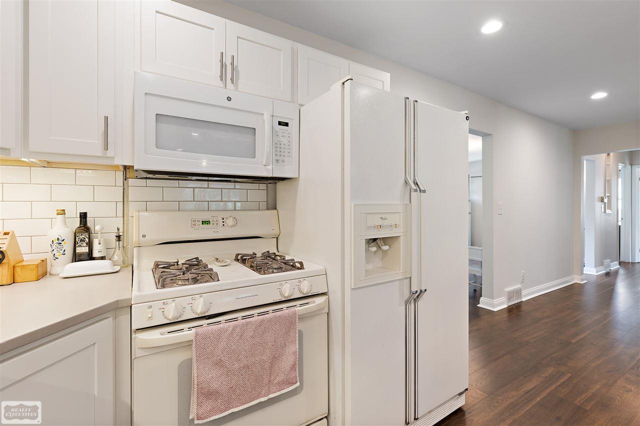 1128 East Gunn Road Rochester, MI 48306 - Photo 17 of 31 50018173-16.JPG