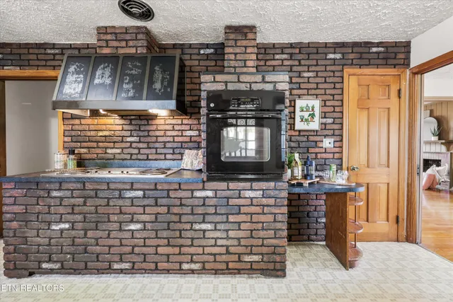 $359,000 | 3616 Riverview Drive, Knoxville, TN 37914