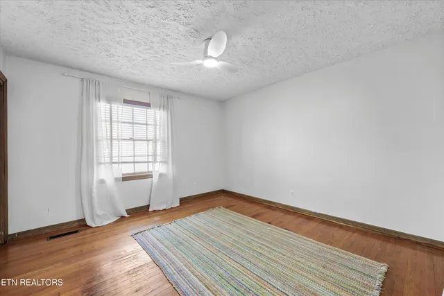 $359,000 | 3616 Riverview Drive, Knoxville, TN 37914