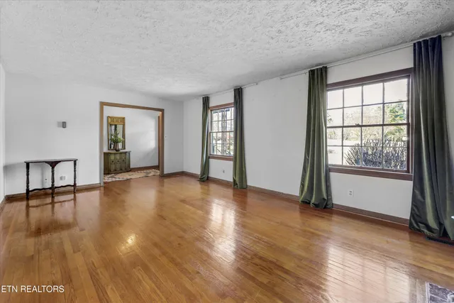 $359,000 | 3616 Riverview Drive, Knoxville, TN 37914