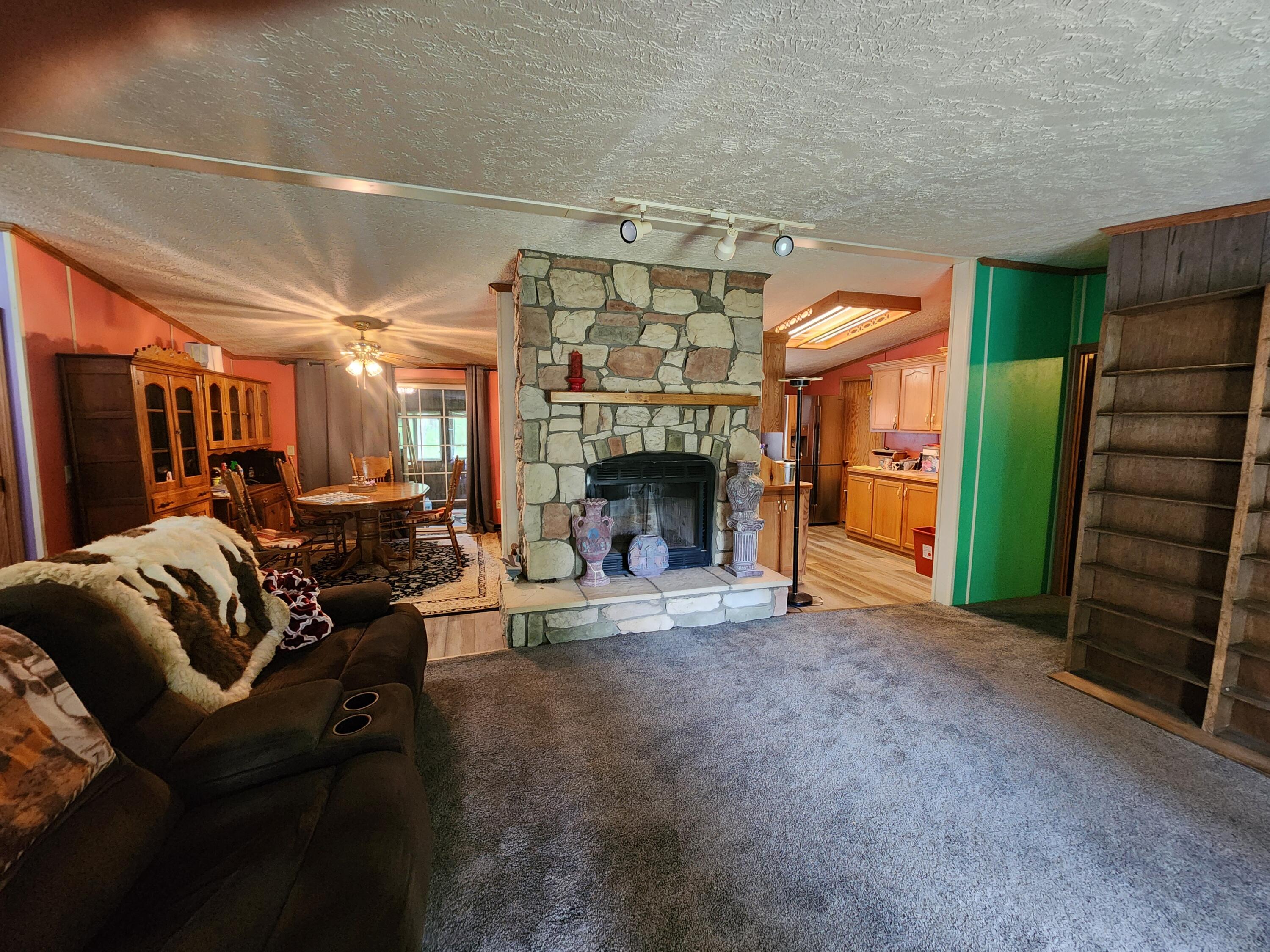 2282 Turnbo Road Marshfield, MO 65706 - Photo 2 of 23 1000028102