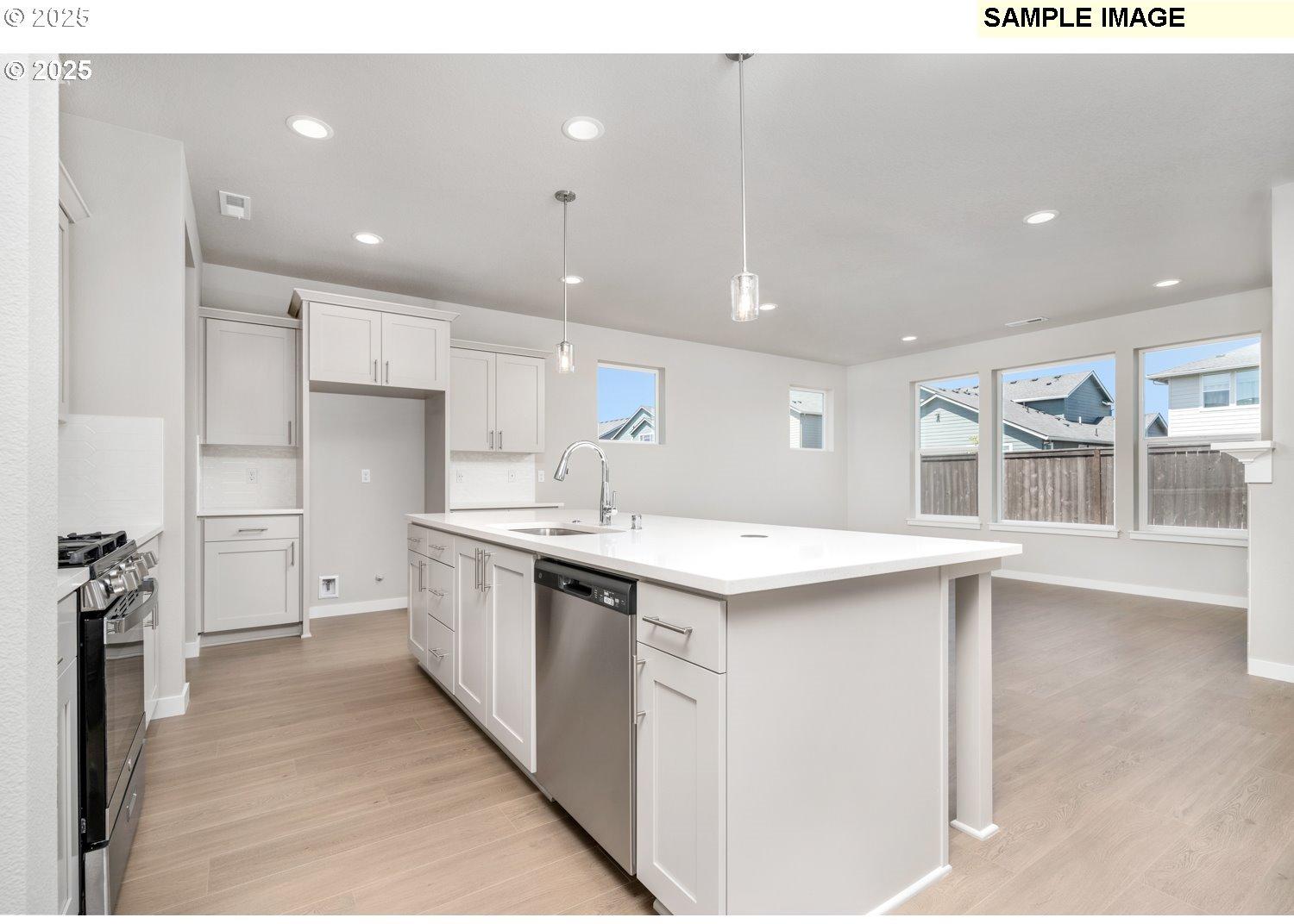 9047 South 2nd Street, Unit 123 Ridgefield, WA 98642 - Photo 4 of 18 Gallery Image 4