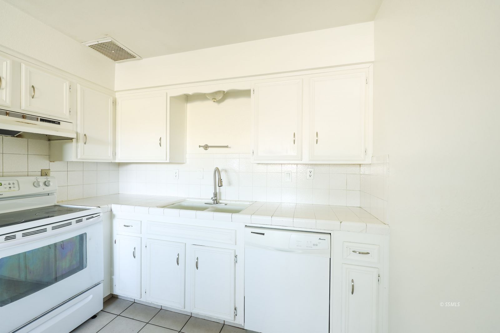 936 West St George Avenue Ridgecrest, CA 93555 - Photo 13 of 37