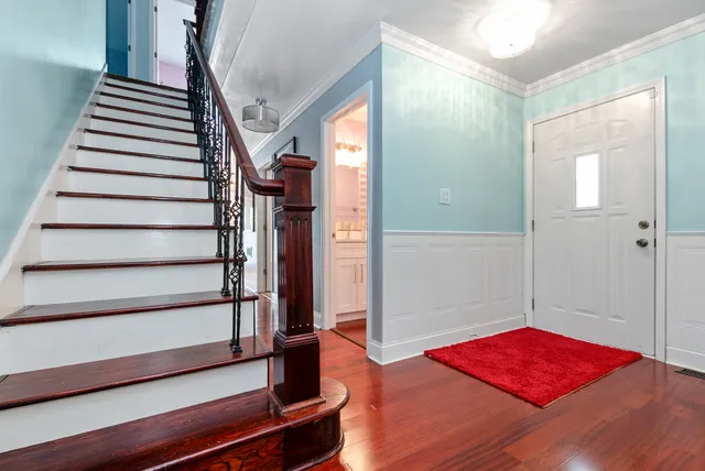 $240,000 | 13 Oakview Road, Matteson, IL 60443