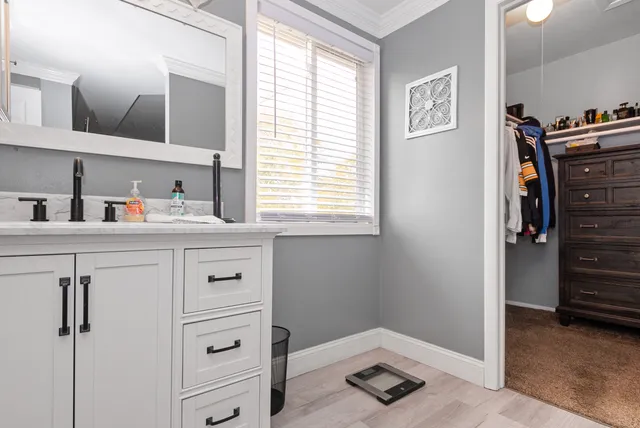 $240,000 | 13 Oakview Road, Matteson, IL 60443