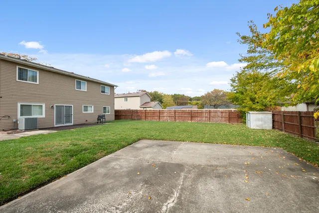 $240,000 | 13 Oakview Road, Matteson, IL 60443