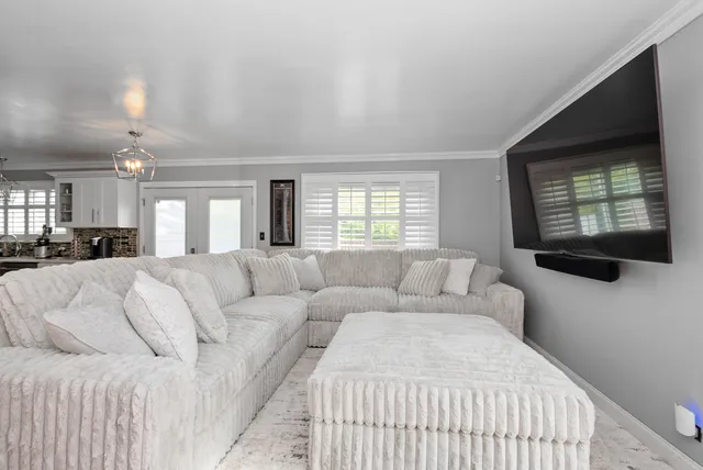 $240,000 | 13 Oakview Road, Matteson, IL 60443