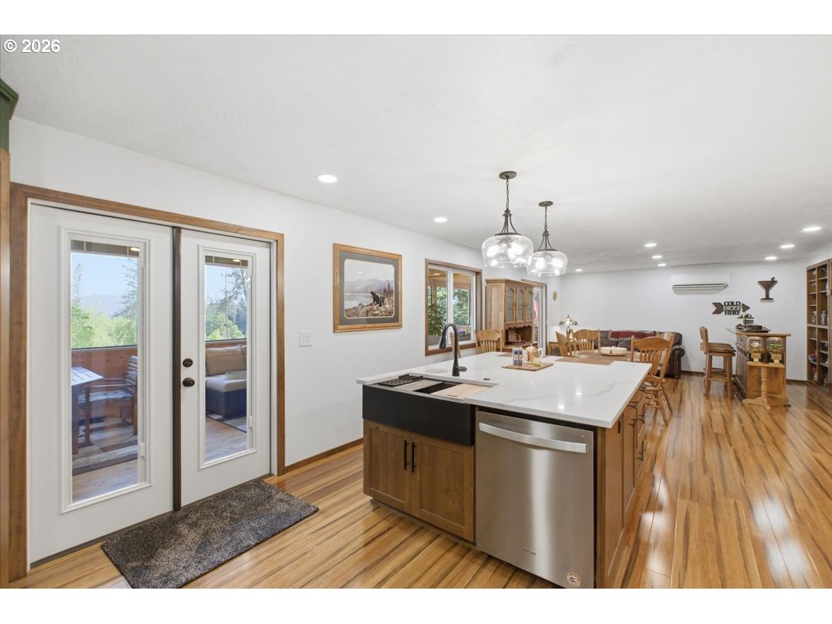 36909 Edgemont Drive Lebanon, OR 97355 - Photo 12 of 48