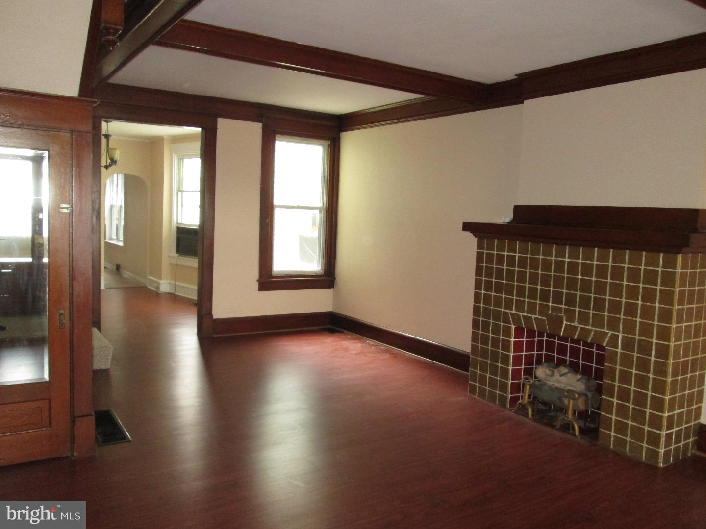 1038 Perry Street Reading, PA 19604 - Photo 3 of 14 Gallery Image 3