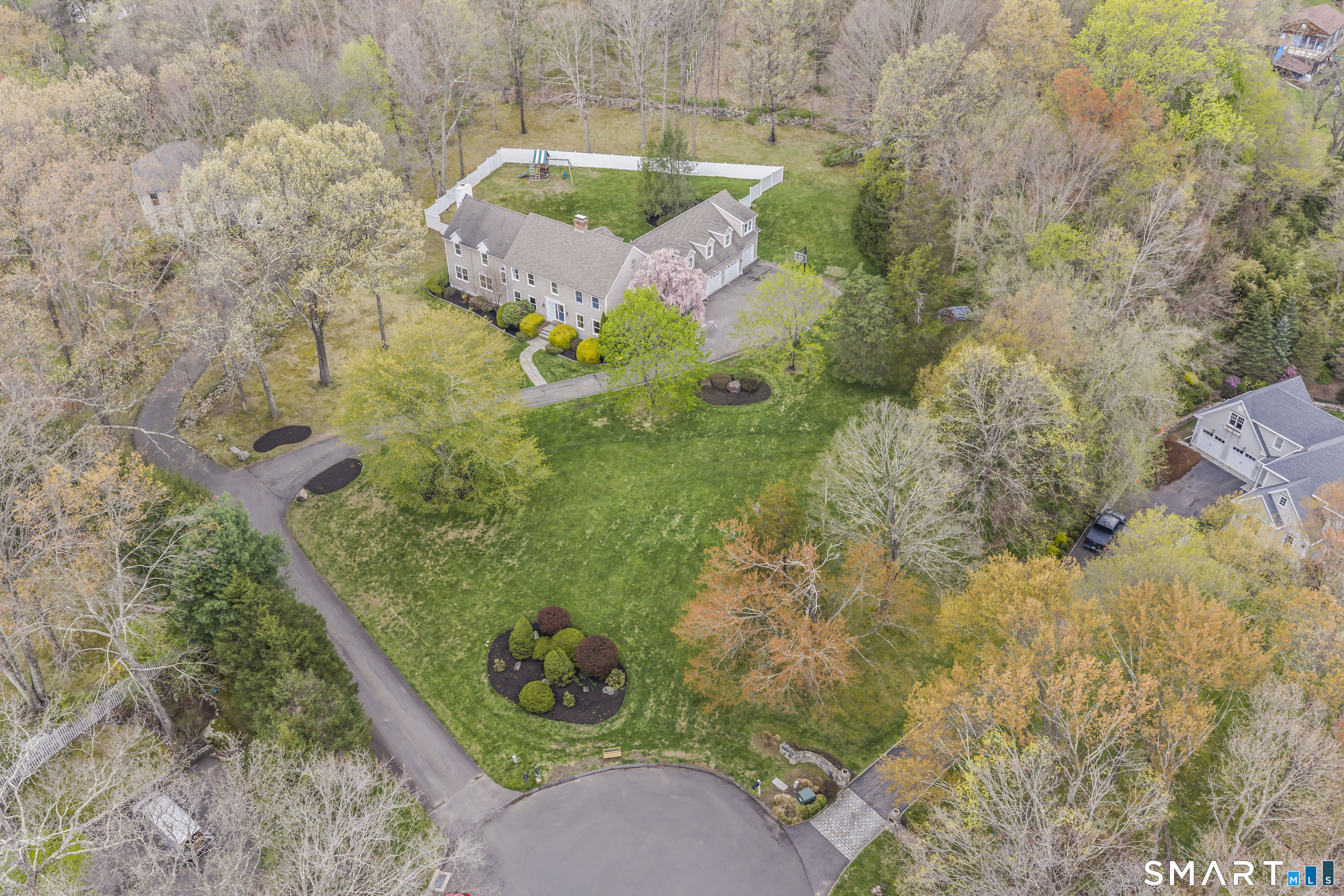 35 Aarons Court Ridgefield, CT 06877 - Photo 2 of 40