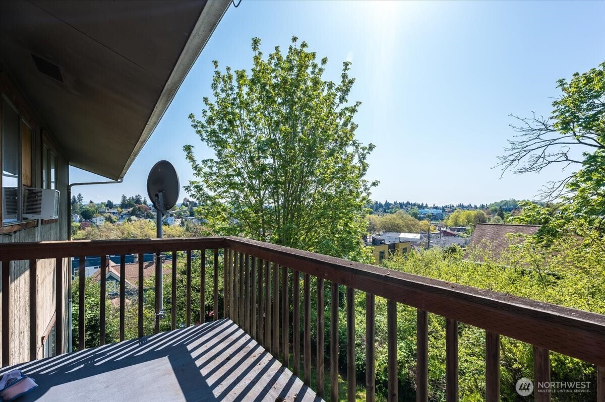 4051 Letitia Avenue South Seattle, WA 98118 - Photo 14 of 24