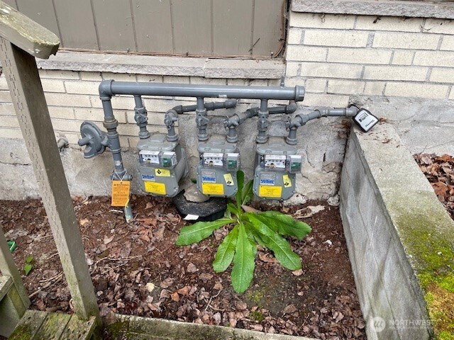 4051 Letitia Avenue South Seattle, WA 98118 - Photo 17 of 24