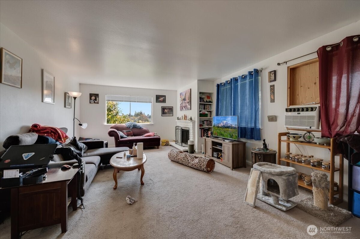 4051 Letitia Avenue South Seattle, WA 98118 - Photo 7 of 24