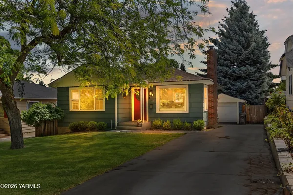 $379,999 | 223 North 25th Avenue, Yakima, WA 98902