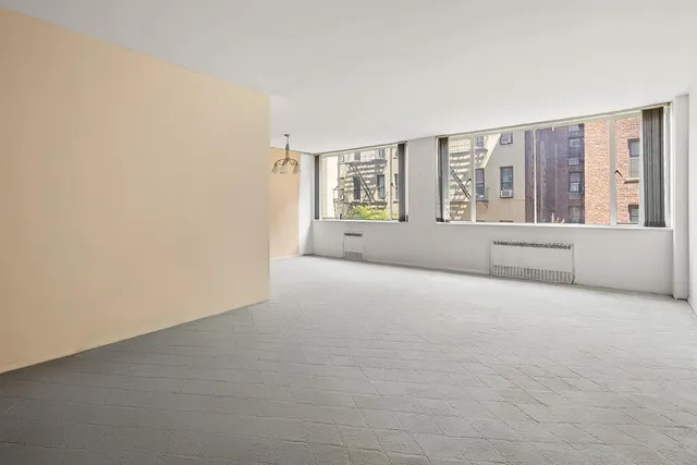 $1,150,000 | 333 East 69th Street, Unit 3J | Lenox Hill