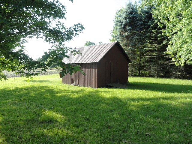 1731 South Shepherd Road Mount Pleasant, MI 48858 - Photo 17 of 29 1818150-16.JPG