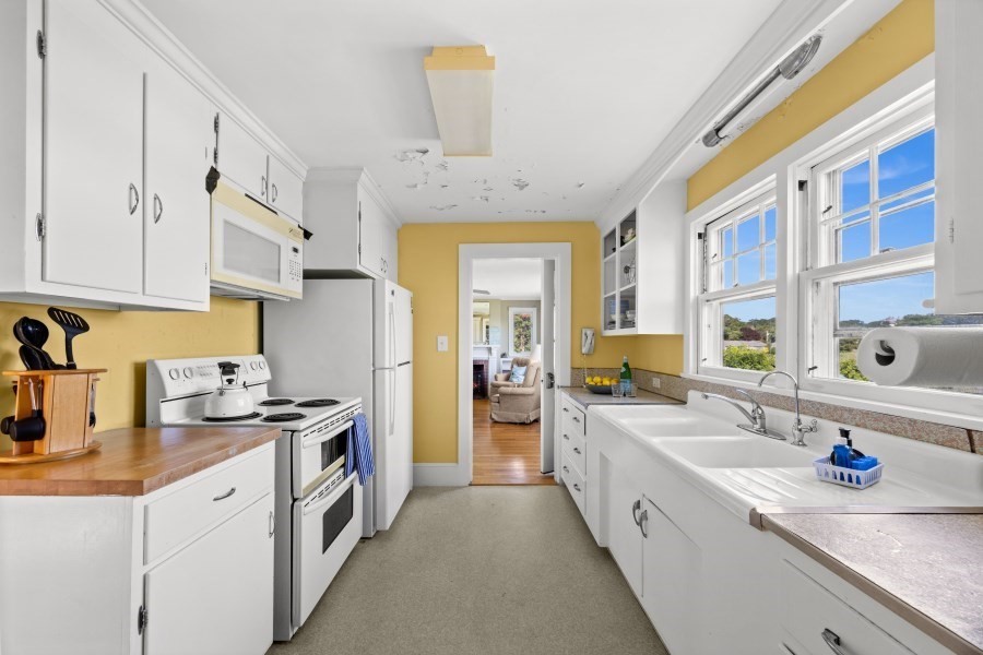 36 Hines Point Road Vineyard Haven, MA 02568 - Photo 16 of 40 Gallery Image 16