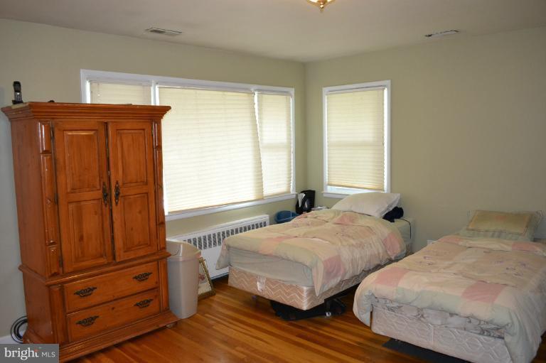 6507 Edenvale Road Baltimore, MD 21209 - Photo 2 of 20 Bedroom (Master)