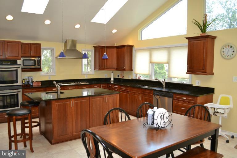 6507 Edenvale Road Baltimore, MD 21209 - Photo 11 of 20 Kitchen
