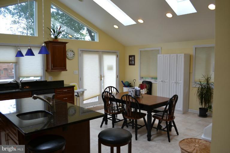 6507 Edenvale Road Baltimore, MD 21209 - Photo 17 of 20 Family Room
