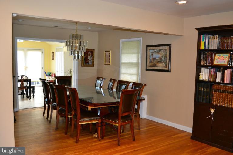 6507 Edenvale Road Baltimore, MD 21209 - Photo 5 of 20 Dining Room