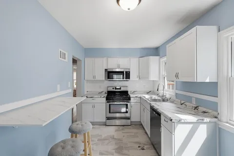 $325,000 | 1108 Oakdale Avenue, West St. Paul, MN 55118