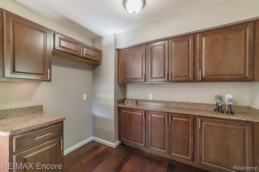 435 Rivard Boulevard Waterford, MI 48327 - Photo 14 of 37