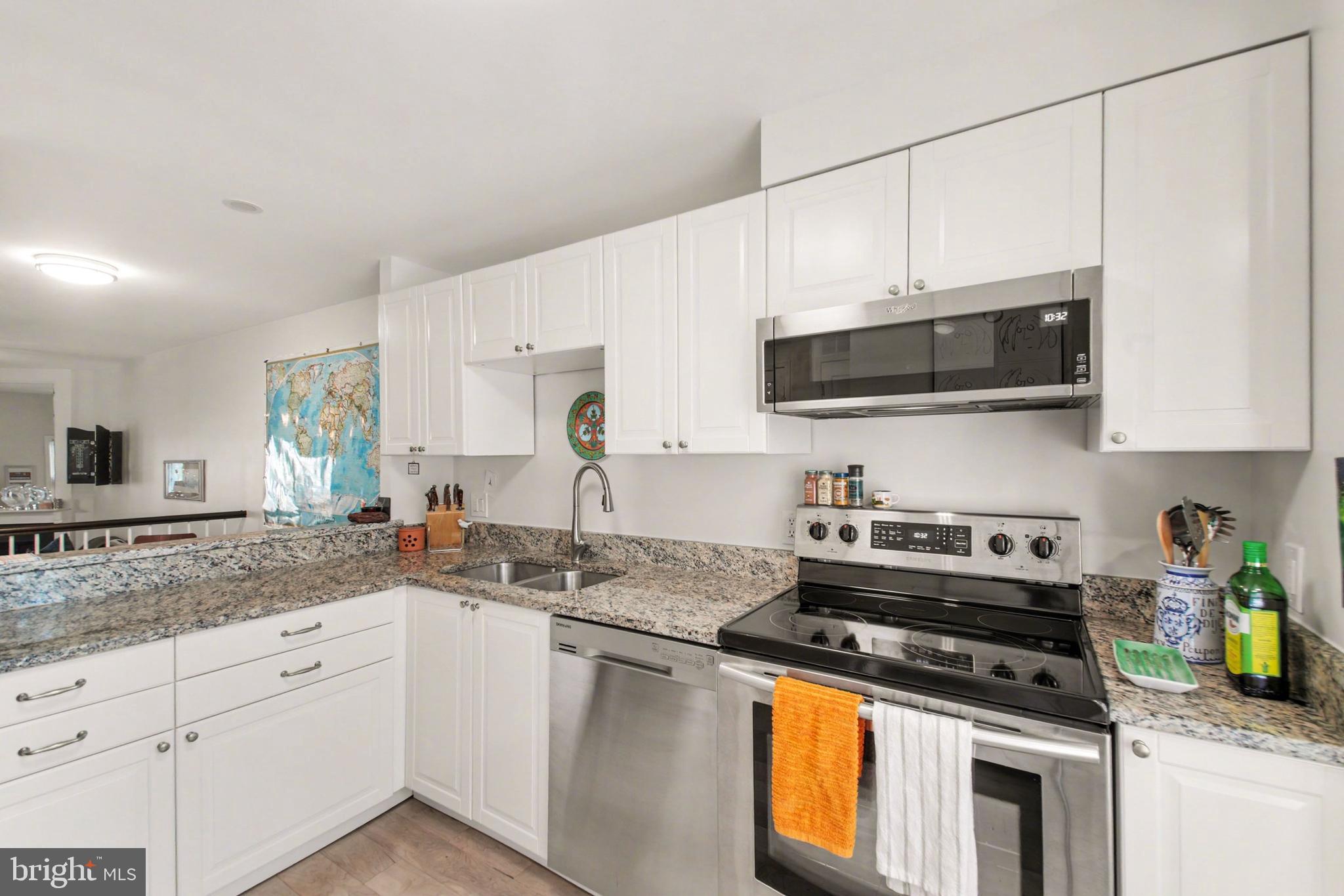 11906 Crosswind Court Reston, VA 20194 - Photo 6 of 30 Kitche