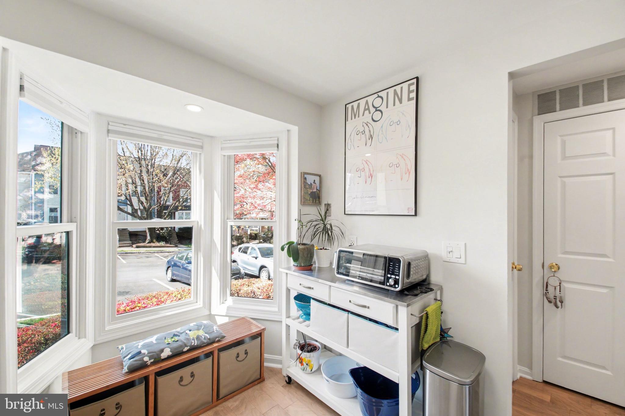 11906 Crosswind Court Reston, VA 20194 - Photo 8 of 30 Bay front window