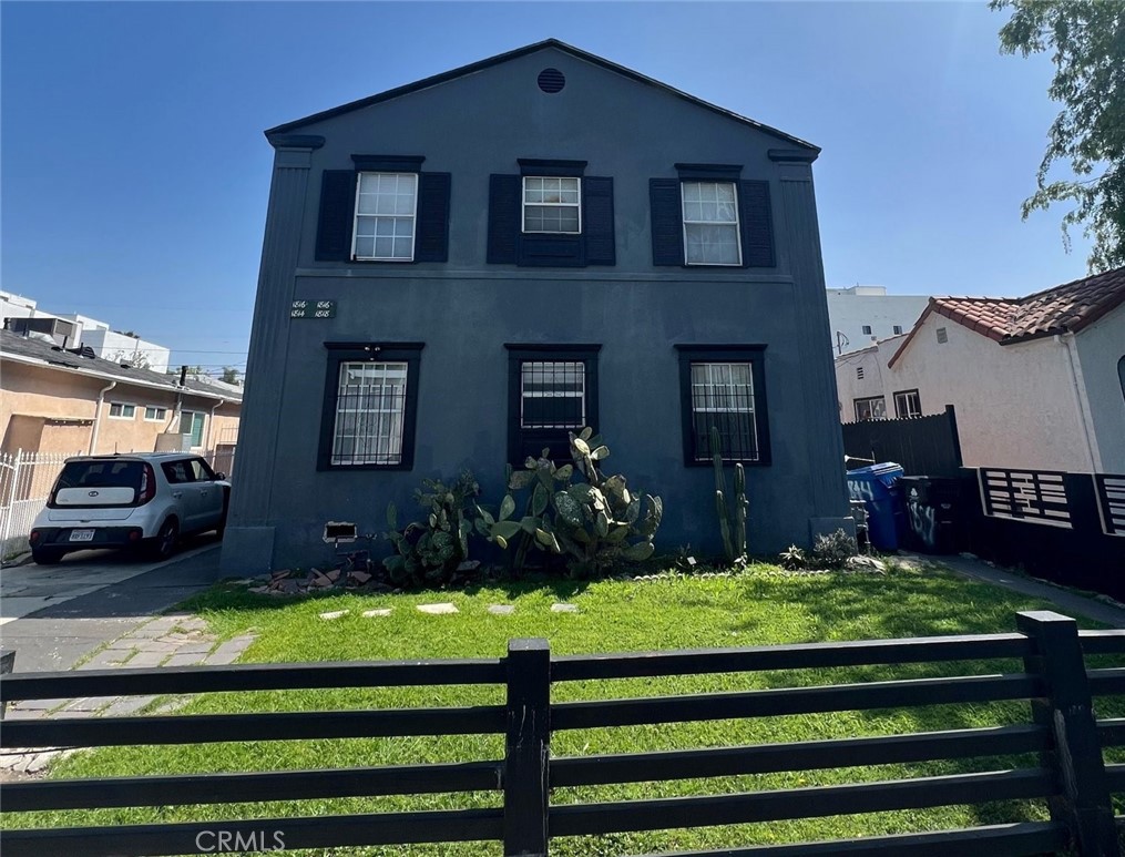 1814 South Sycamore Ave