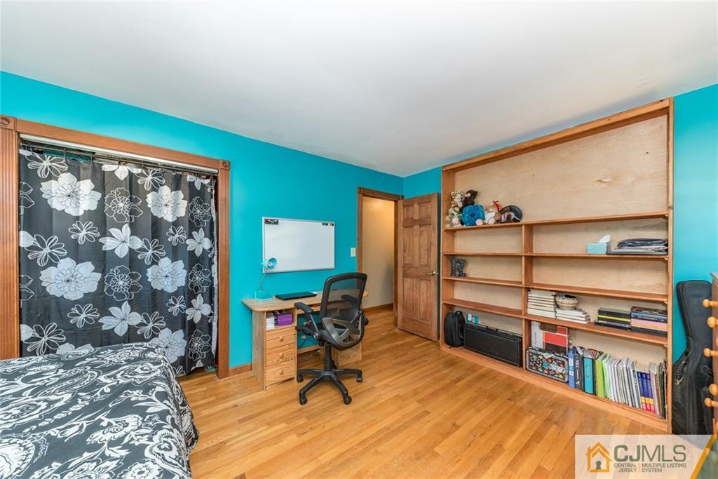 2115 Edgar Road Point Pleasant, NJ 08742 - Photo 14 of 24 a workspace with furniture