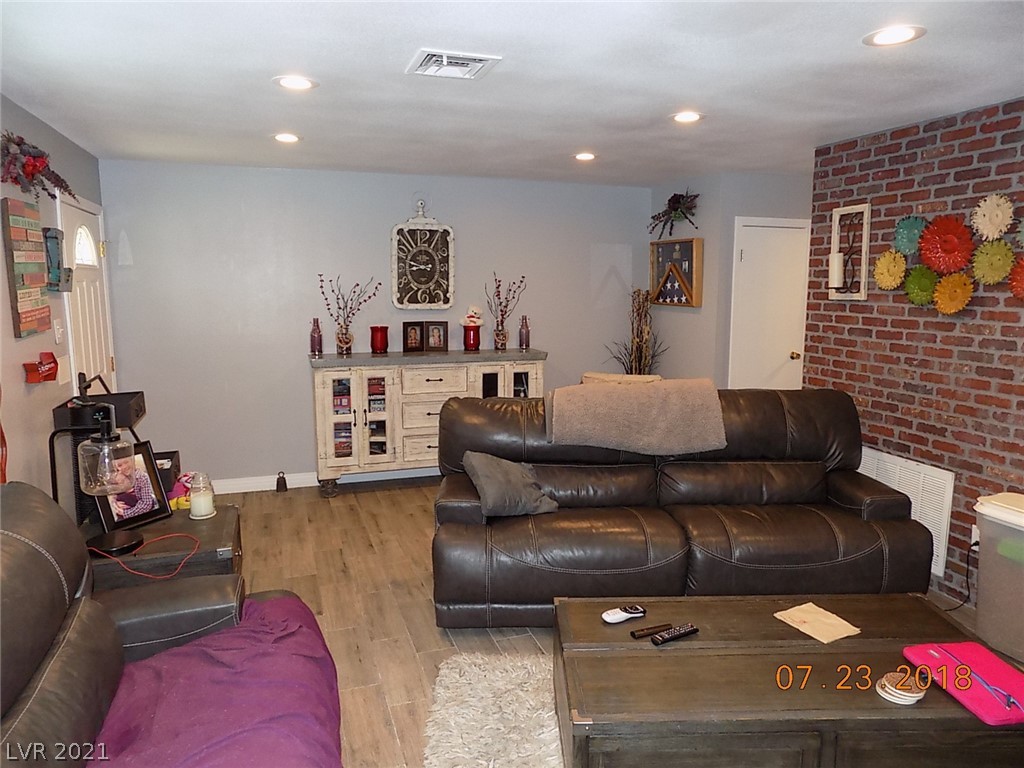 3086 South Pecos Road Las Vegas, NV 89121 - Photo 5 of 18 Gallery Image 5