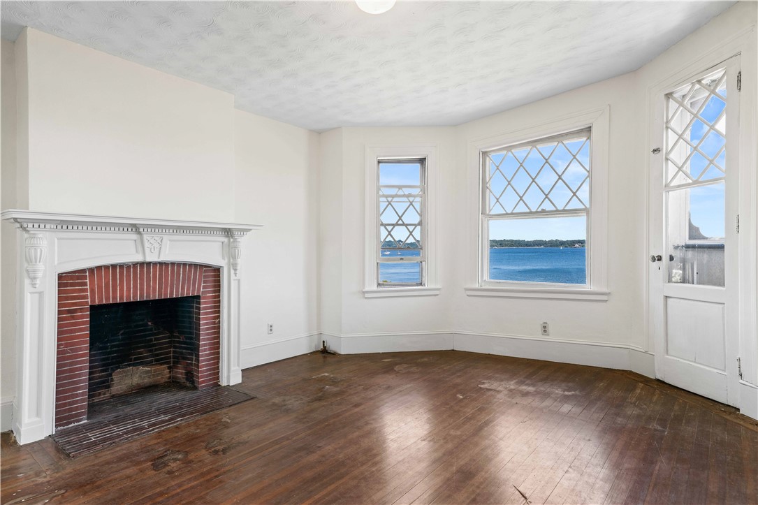 22 Selkirk Road Cranston, RI 02905 - Photo 19 of 39 Gallery Image 19