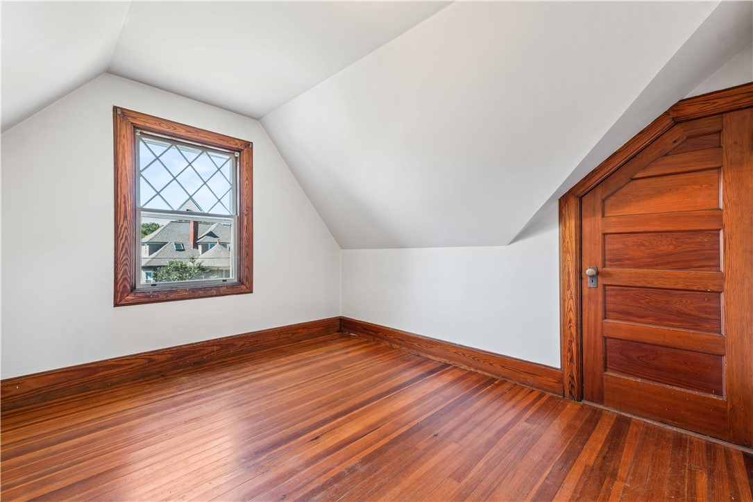 22 Selkirk Road Cranston, RI 02905 - Photo 9 of 39 Gallery Image 9