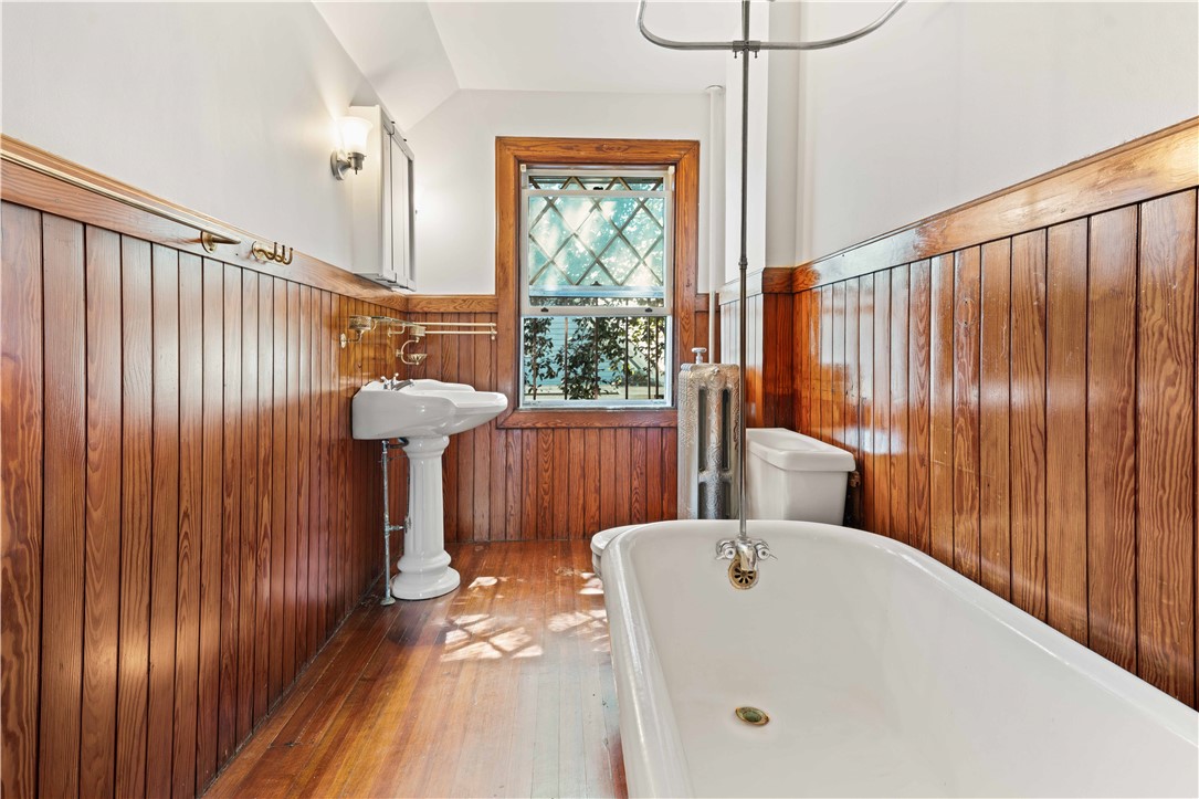 22 Selkirk Road Cranston, RI 02905 - Photo 10 of 39 Gallery Image 10