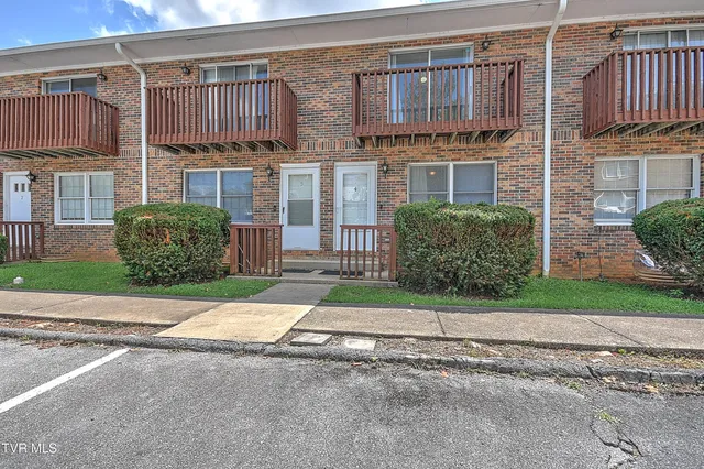 $127,900 | 1805 King College Road, Unit E4, Bristol, TN 37620