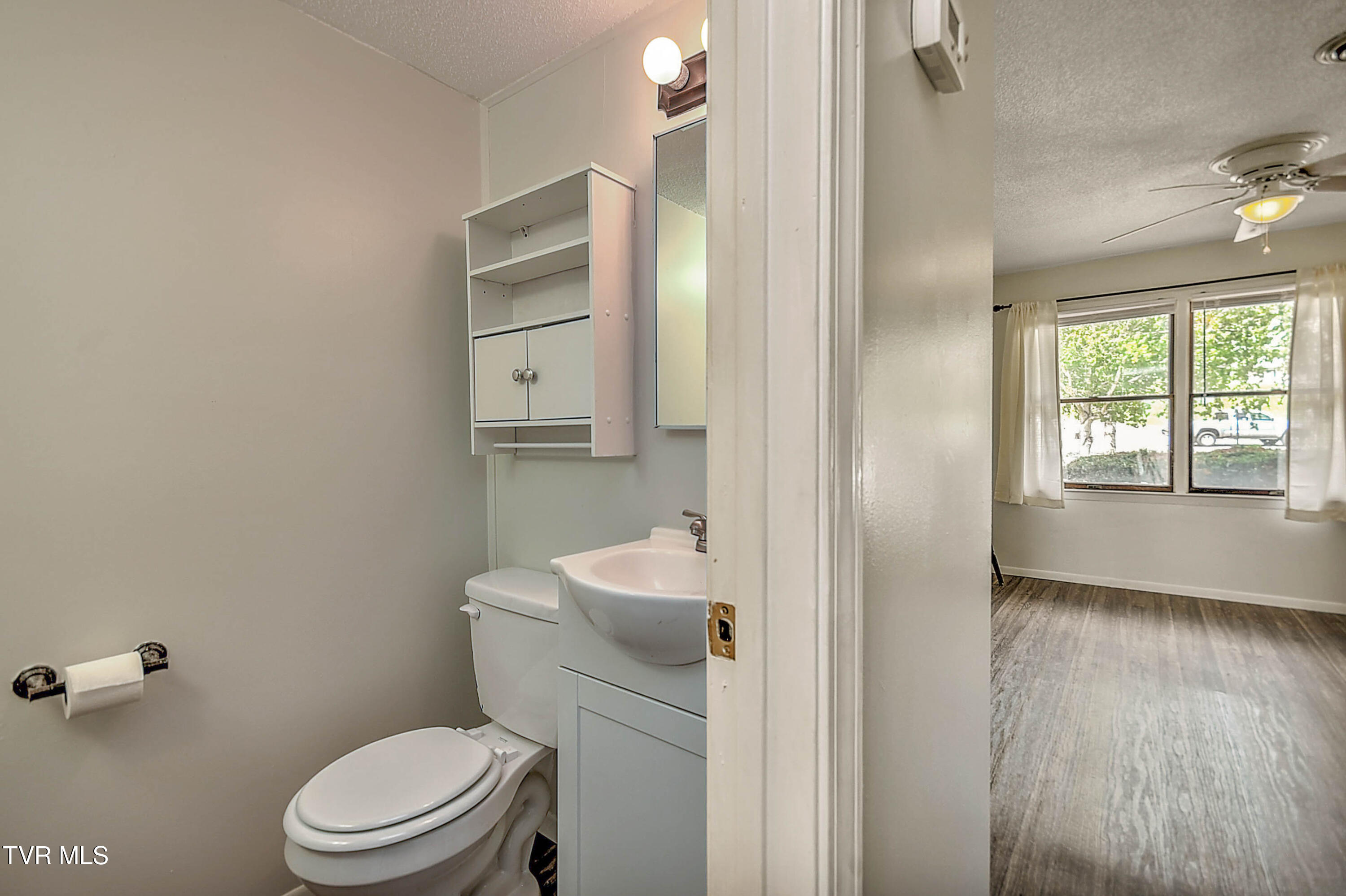 1805 King College Road, Unit E4 Bristol, TN 37620 - Photo 13 of 25 1805 King College TC-11